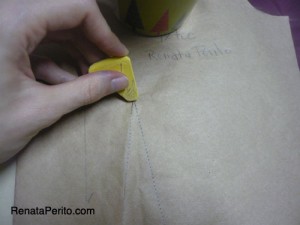 Como marcar pences do molde para o tecido - Marcação de giz